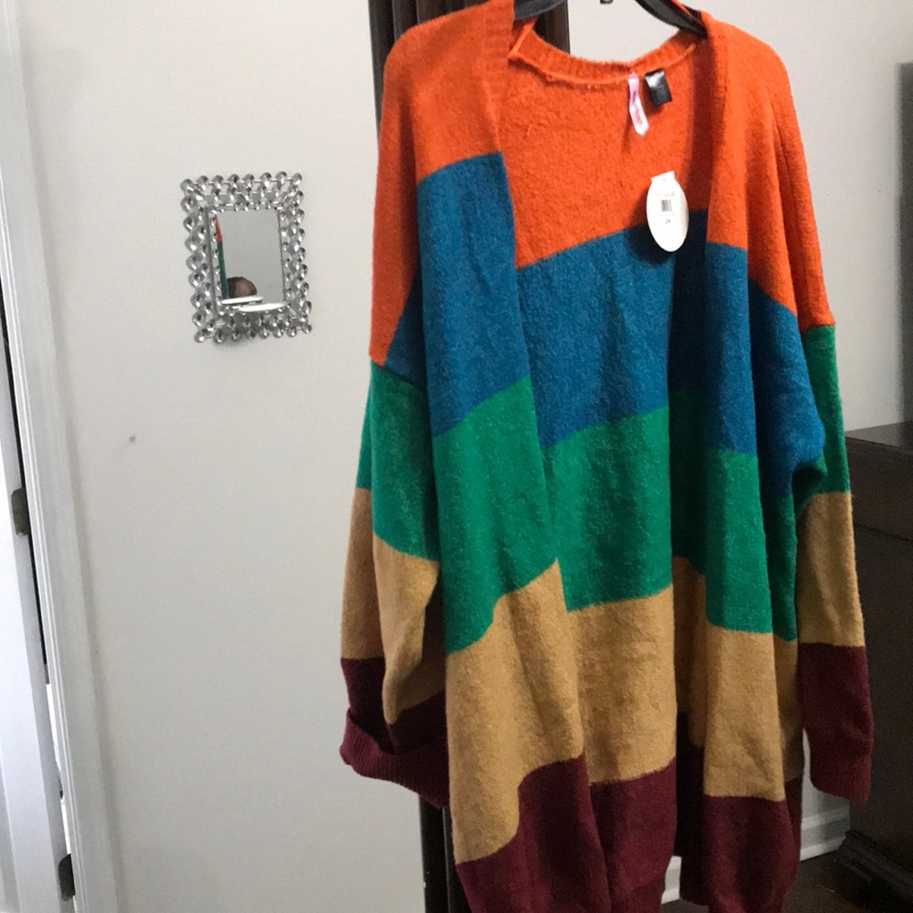 Beautiful sweater #MUST HAVE#..‼️‼️💯🙏🏾🙏🏾